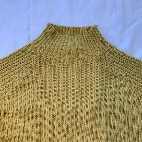 Forever 21 Yellow Turtle Neck Crop Top Size Medium - Picture 3 of 7